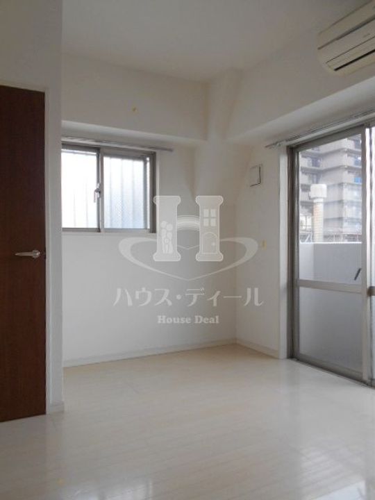 東京都板橋区小豆沢1の賃貸マンションの居間