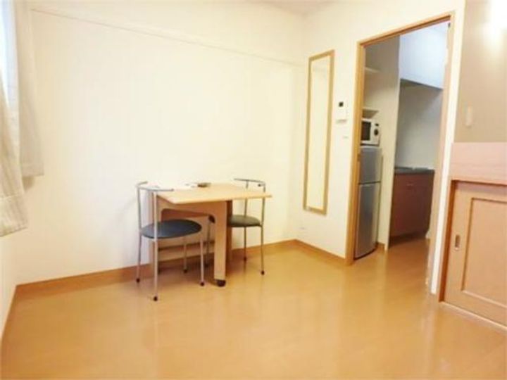 レオパレスアンティーク(40750)の居間