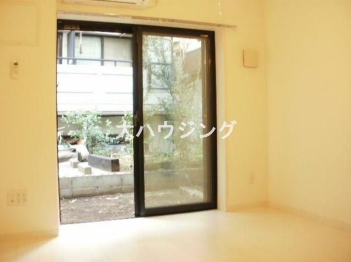 SフラットIIの居間