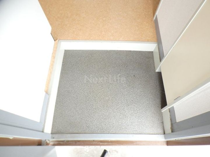 メゾン上水の玄関