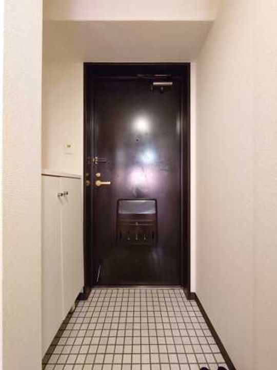 朝日広尾マンションの玄関