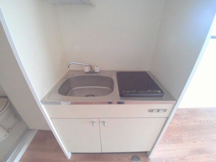 広島県広島市中区鶴見町(マンション)の賃貸物件のキッチン