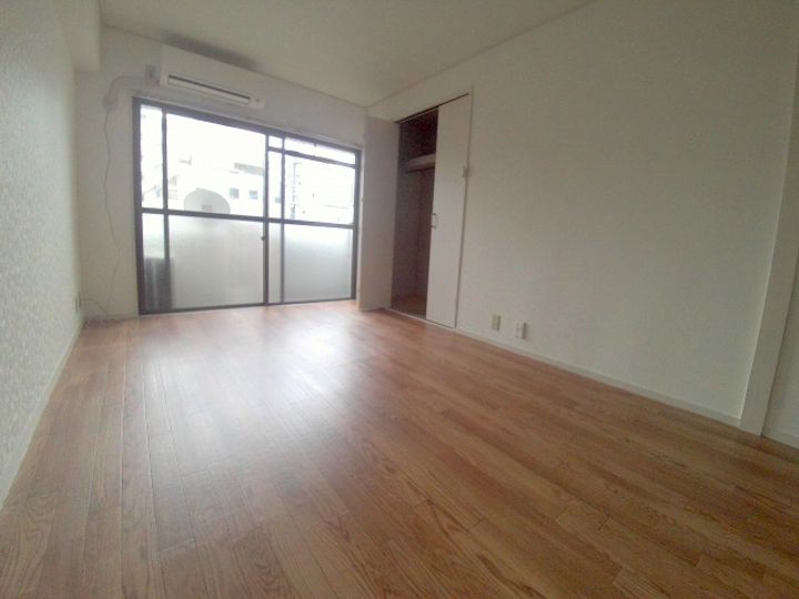 広島県広島市中区鶴見町(マンション)の賃貸物件の居間