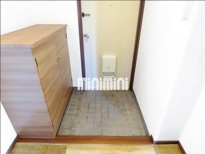 パレス鹿子殿の玄関