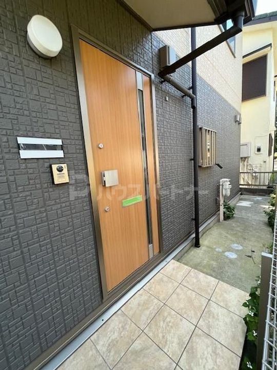 千葉県習志野市藤崎4(一戸建)の賃貸物件の玄関