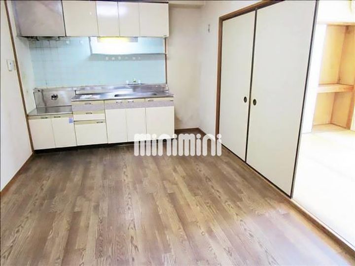 第2オーシャンビルの居間