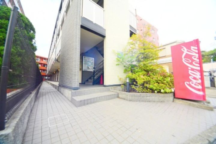 神奈川県横浜市磯子区岡村5(マンション)の賃貸物件の地図