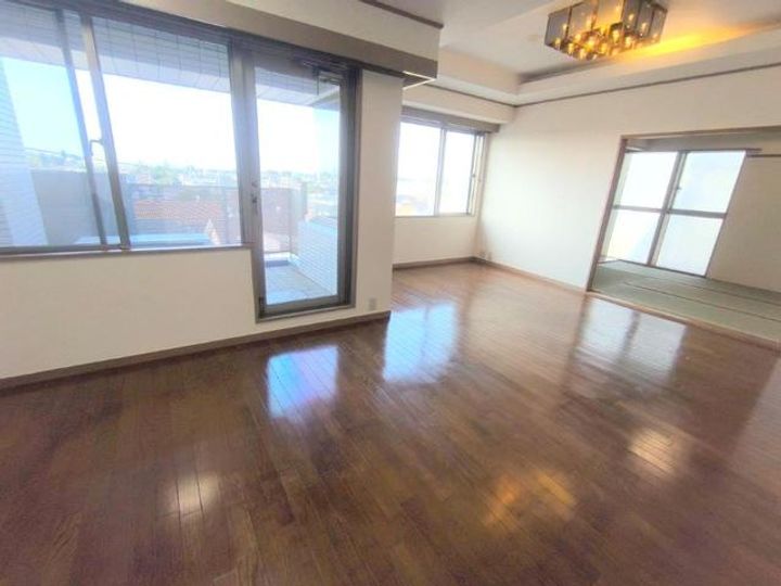 東京都世田谷区成城8(マンション)の賃貸物件の居間