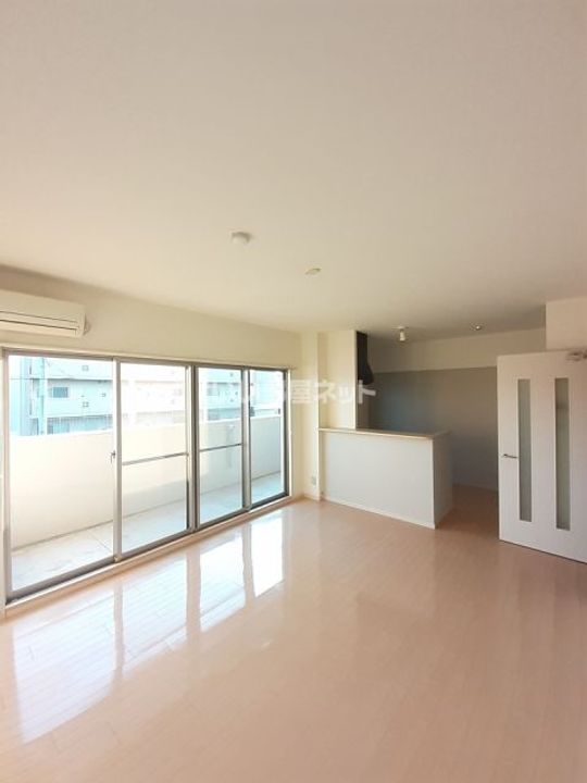 アクシス三本木の内装