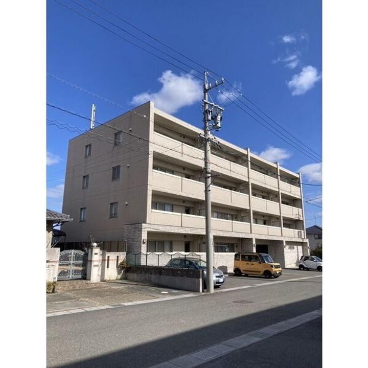 アクシス三本木の外観