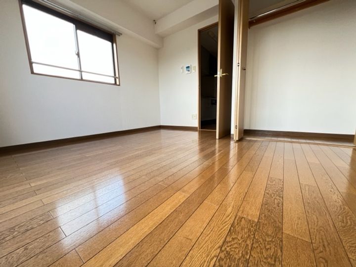 アバンサール泉中央の居間