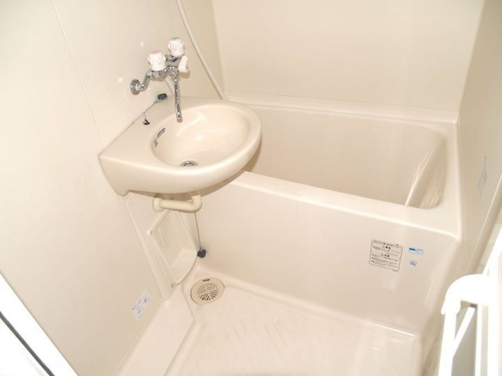 ヴェルトール八幡の風呂