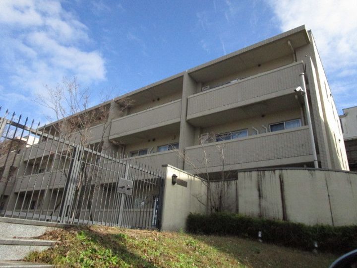 キュロコ玉川学園 東棟の外観