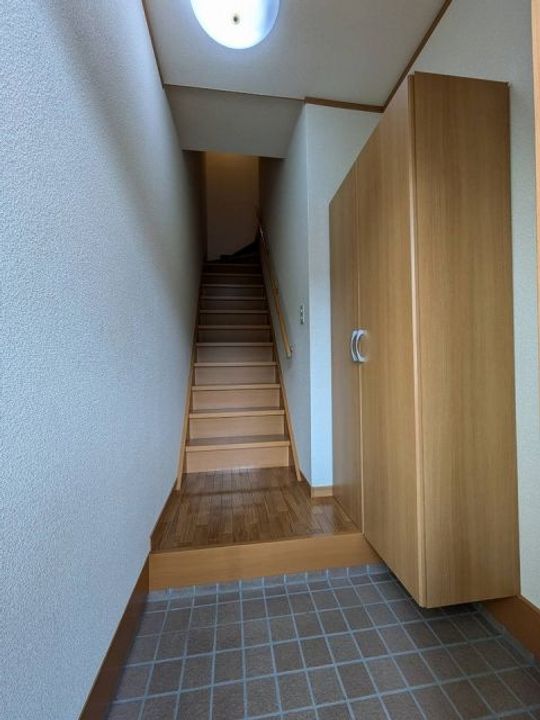 メゾンみやびCの玄関