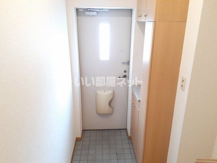 埼玉県白岡市西2(アパート)の賃貸物件の玄関