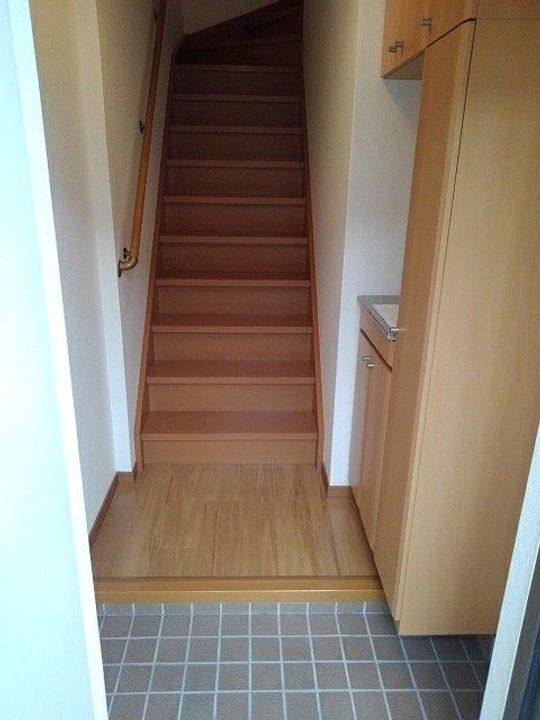 香川県高松市一宮町(アパート)の賃貸物件の玄関