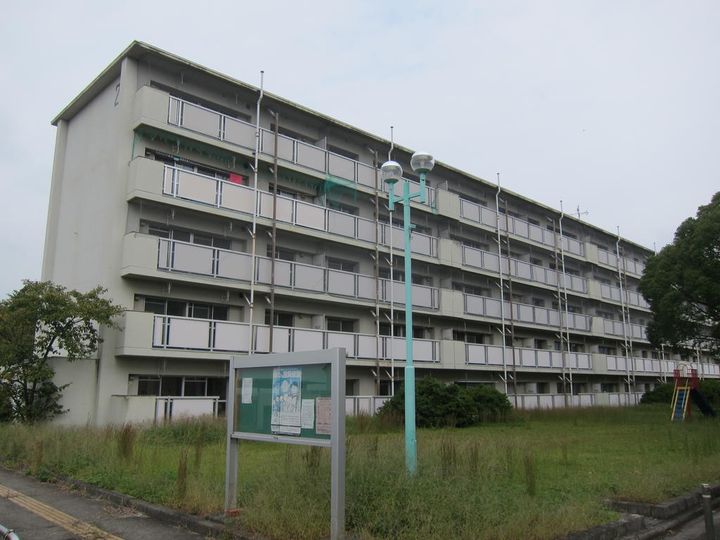 ビレッジハウス松山上野の外観