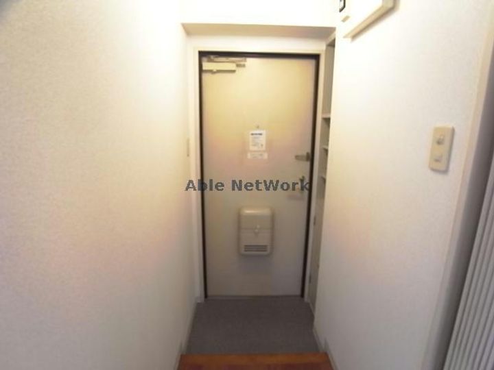 ジアスビルの玄関