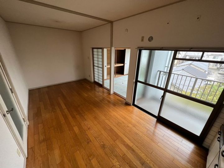 フェリスIIの居間