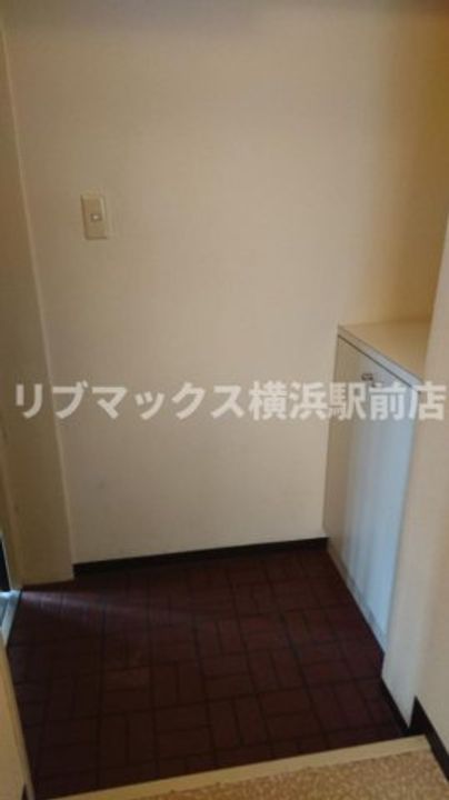 神奈川県横浜市西区平沼1(マンション)の賃貸物件の玄関