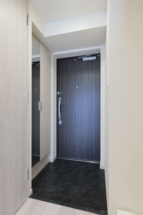 兵庫県尼崎市西本町2(マンション)の賃貸物件の玄関