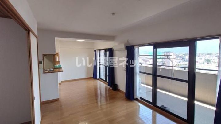 サーパス若水の居間