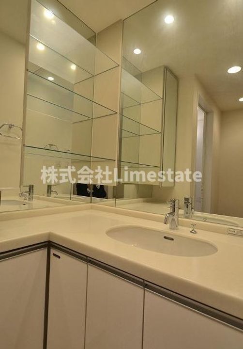 日本橋八重洲デュープレックスポーションの内装