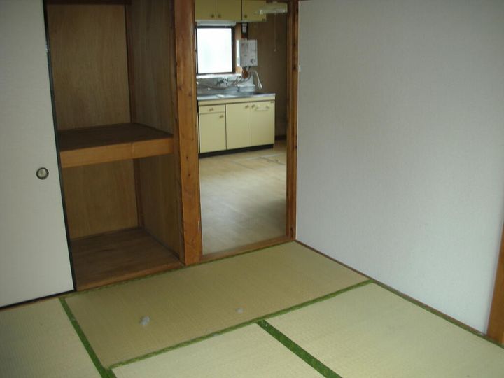 河田ハイツの居間