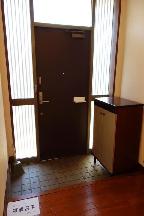 東京都国立市西2(アパート)の賃貸物件の玄関