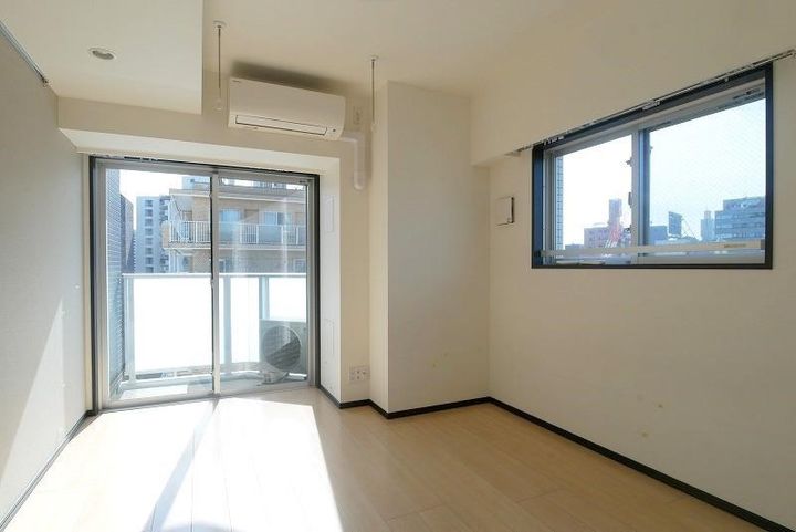 東京都港区三田2(マンション)の賃貸物件の居間