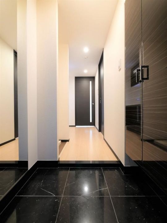 東京都港区三田2(マンション)の賃貸物件の玄関