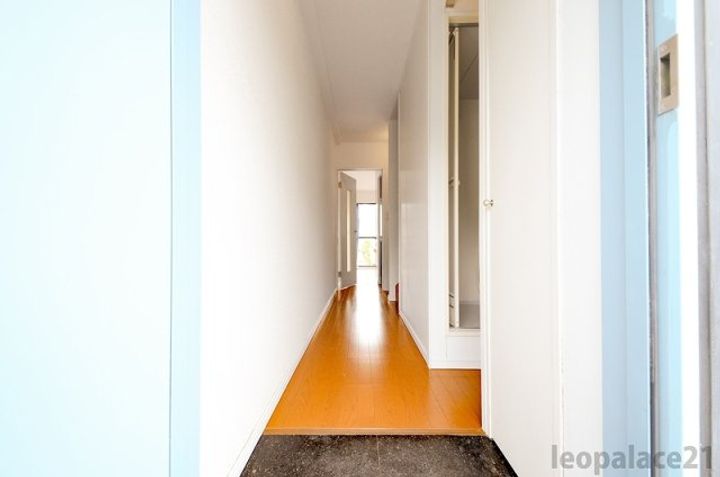 レオパレスWITHの玄関