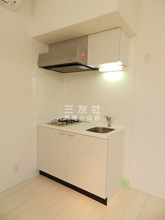 EXAM不動前のキッチン