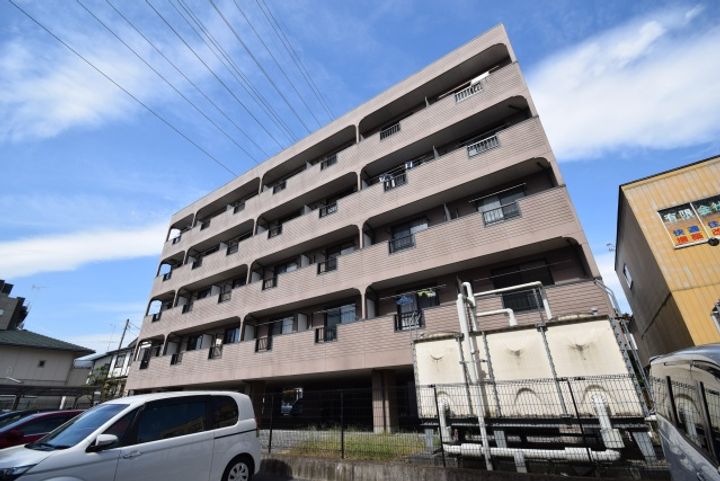 メゾンロイヤル つるたの外観