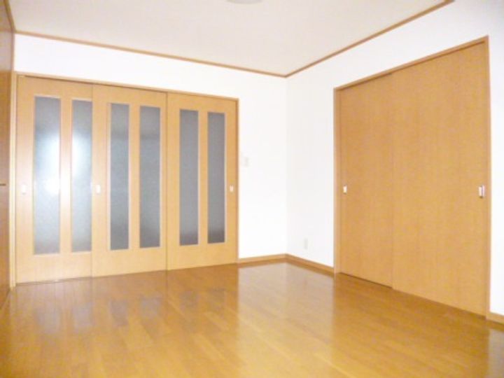 三重県伊勢市船江2(アパート)の賃貸物件の居間