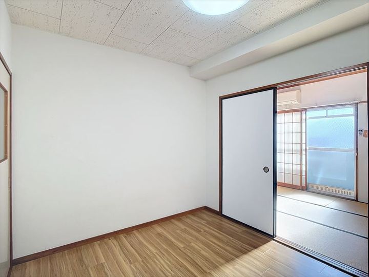 ドミールカトウの内装