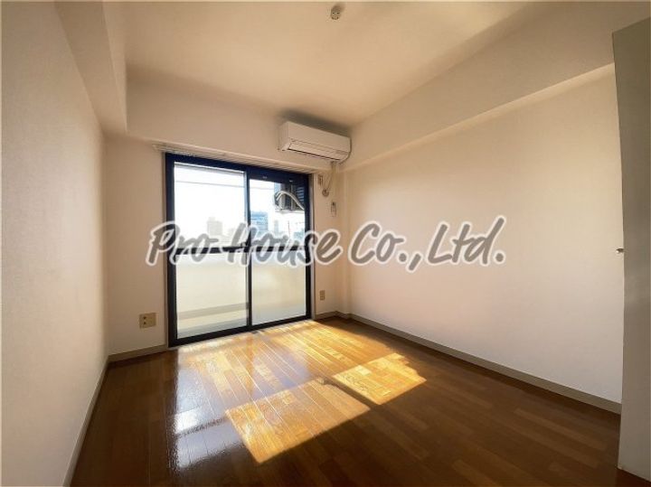 ゴールドパレスの居間