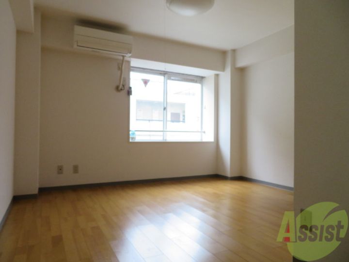 ホワイトメゾン山久の居間