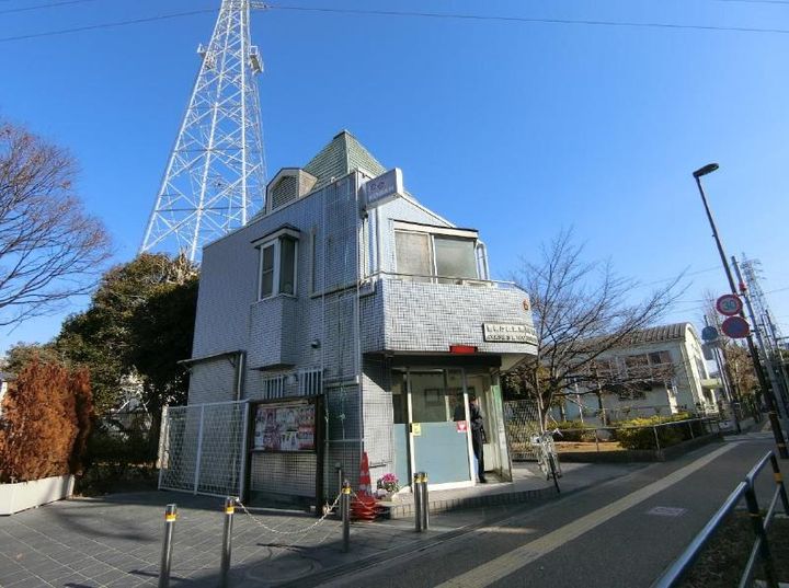 ホワイトシティの周辺