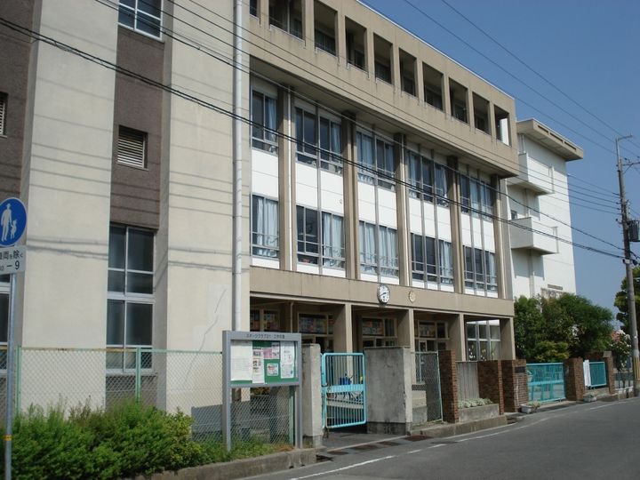 メゾン聖隆の周辺
