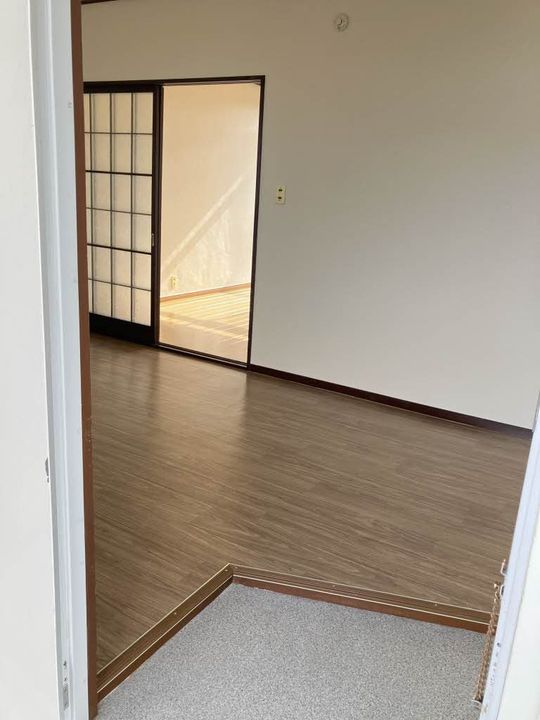 コスモス 1の玄関