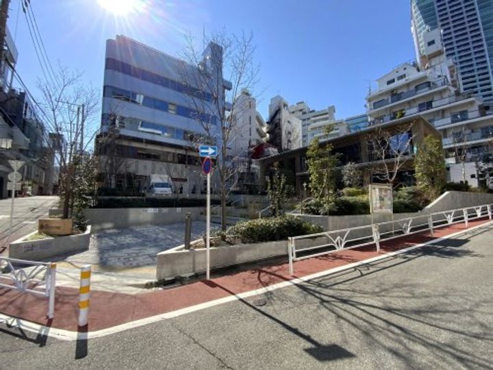 Modelia Brut表参道の周辺