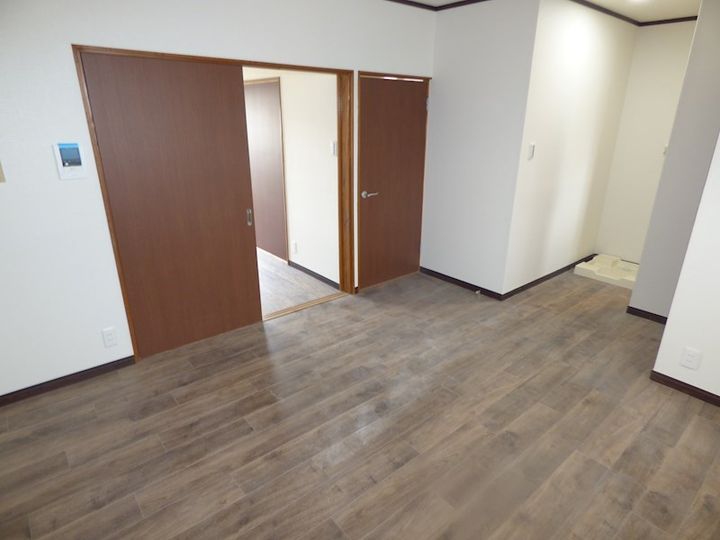 ファミーユSUZUKIの居間