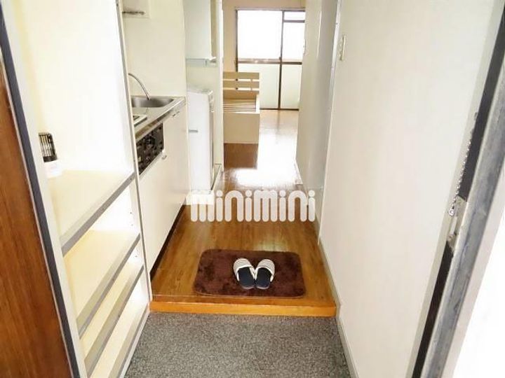 ハイエスト第2ビルの玄関