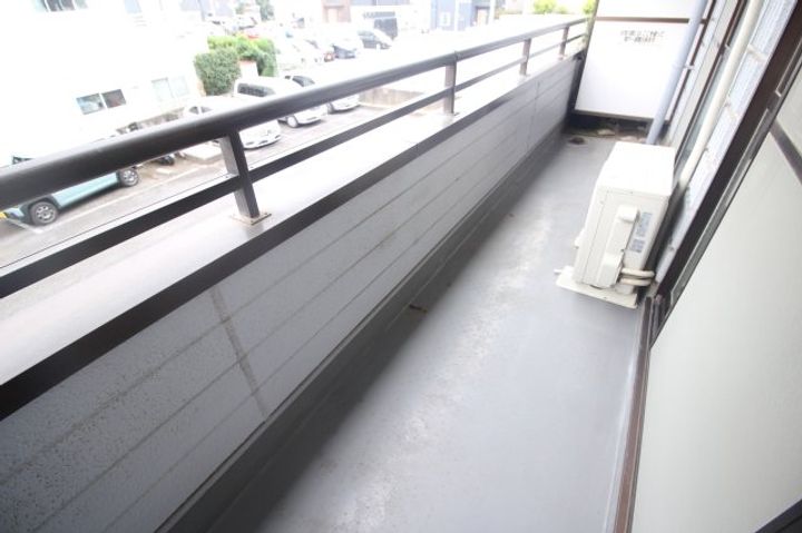 ルネサンス石神の内装