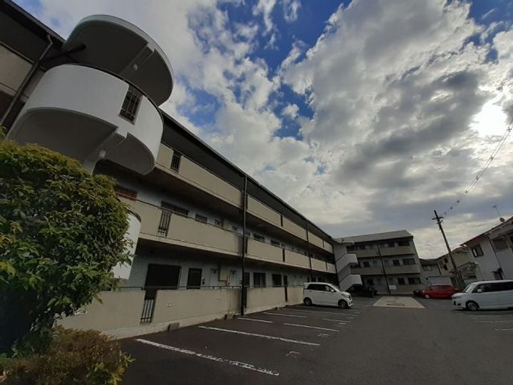 メゾン東中の外観