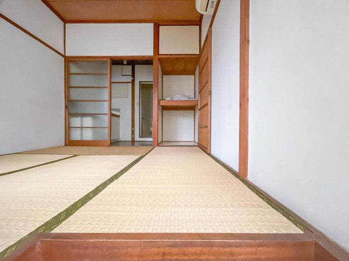 漆間荘の玄関