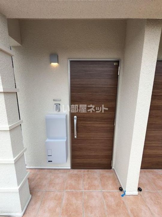 神奈川県厚木市愛甲2(アパート)の賃貸物件の玄関