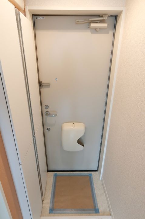 ユナイトあさひマルレーヌの玄関