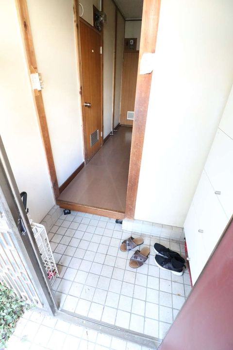 東京都世田谷区三軒茶屋1(アパート)の賃貸物件の玄関